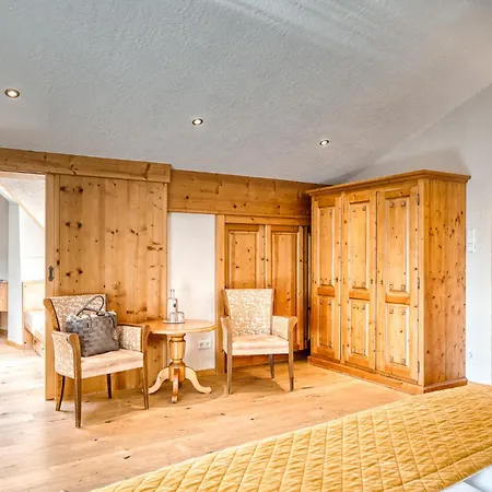 Hotel Habicher Hof 4-sterne-superior 4*